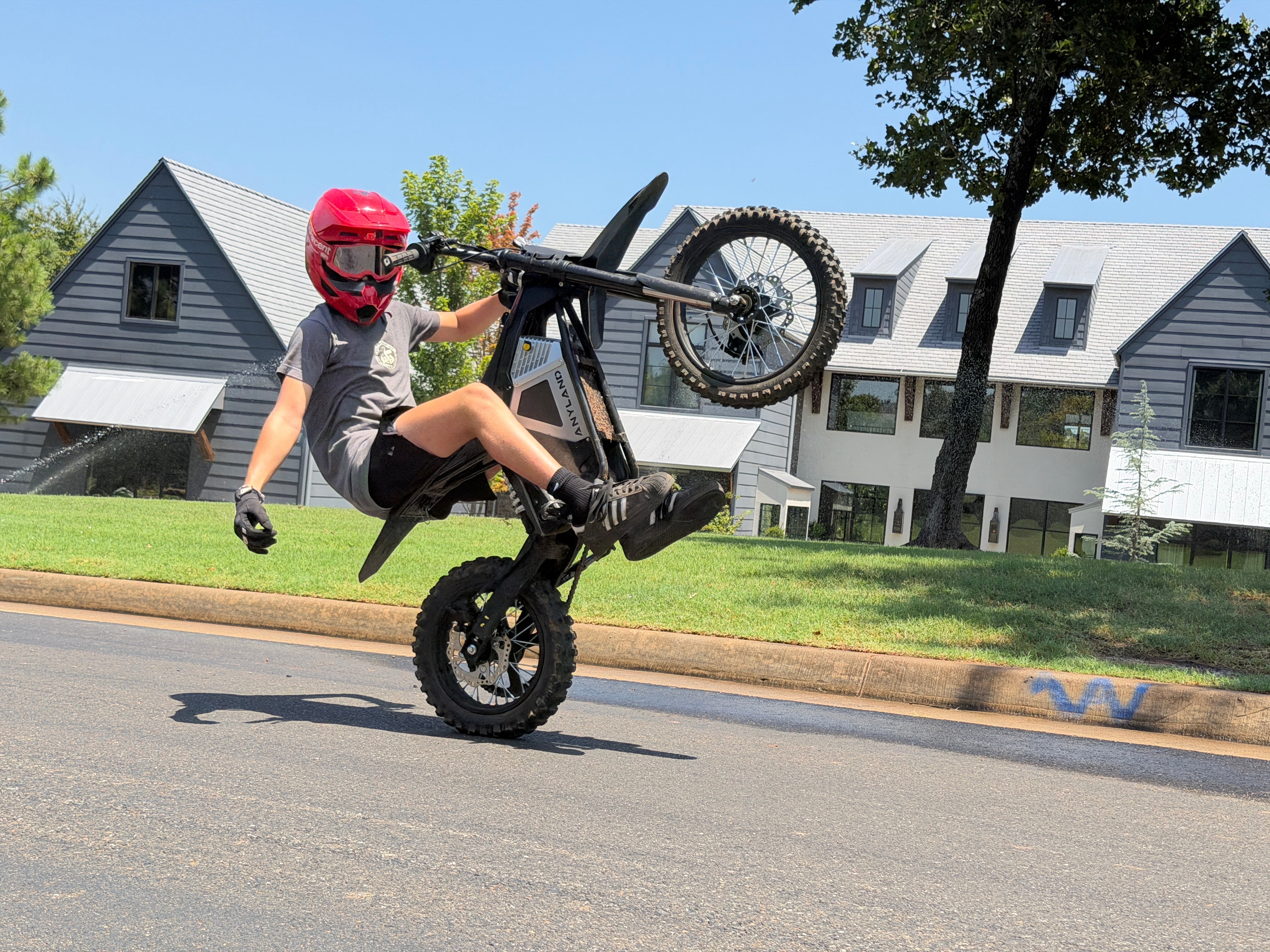 How to Wheelie an Electric Dirt Bike | WELIXON™ Wheelie Assist
